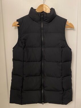GAP Black Puffer Vest